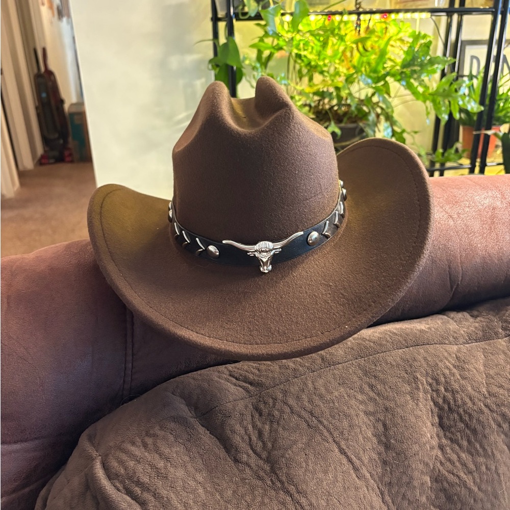 🆕Dark Chocolate Brown Cowboy Hat with Long Horn Skull Band. NWT. - Picture 2 of 8